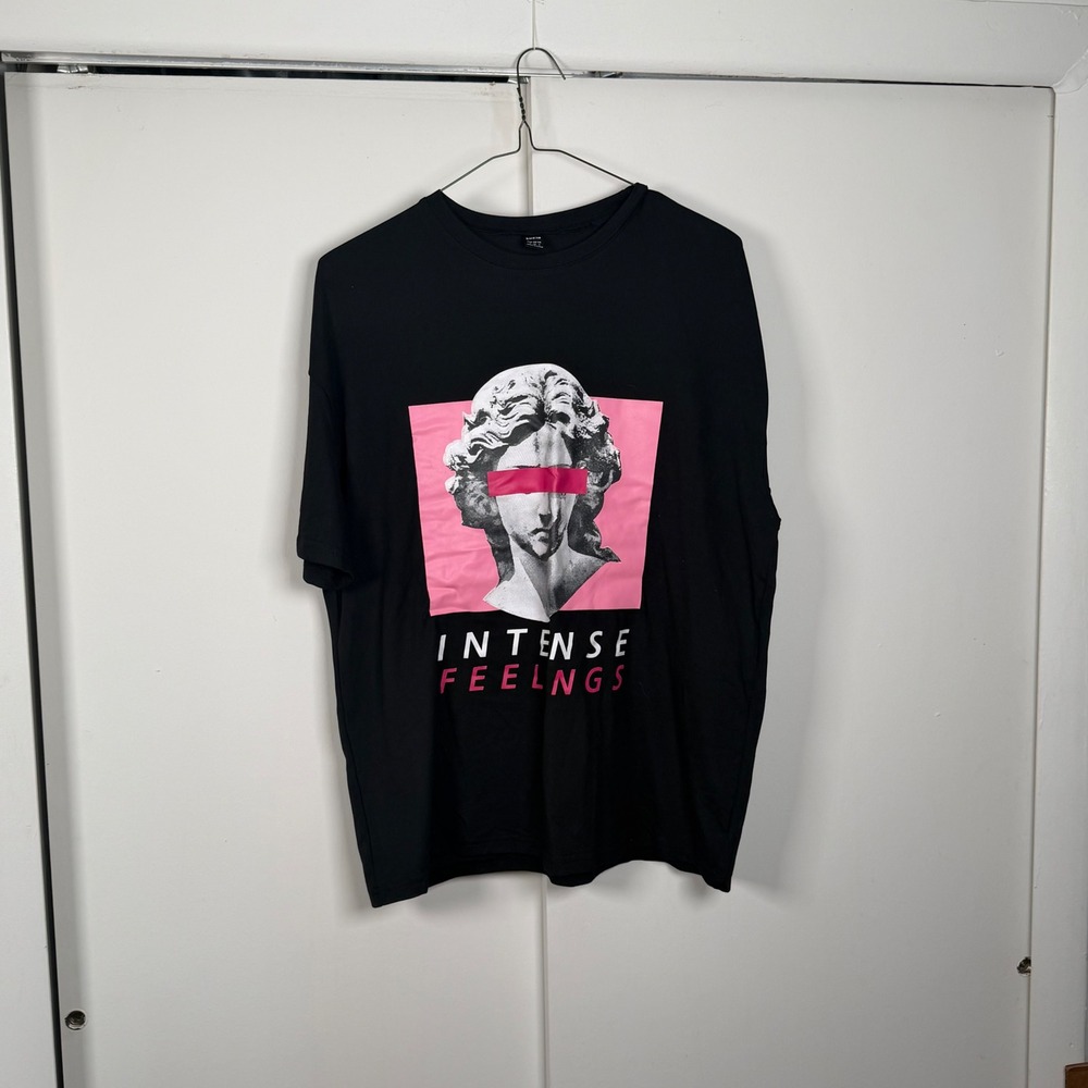 Intense Feelings Statue Graphic T-Shirt Black Oversized Small